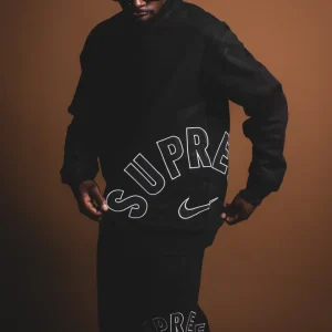 Buzo Supreme x Nike Arc