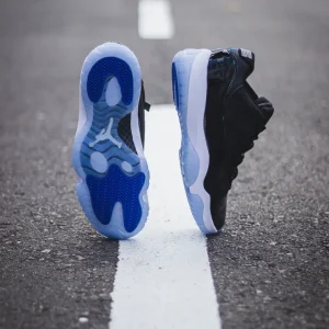 Air Jordan 11 Low Space Jam