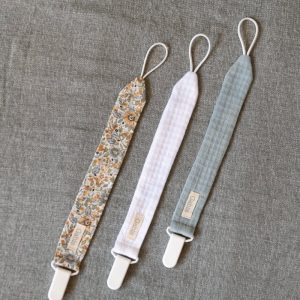 Chupetero Piqué blanco