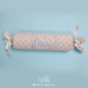 Cojín caramelo de topitos gris