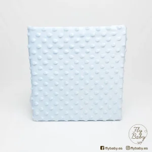 Manta para bebé de topitos azul celeste