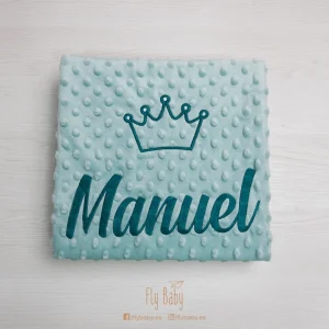 Manta para bebé verde | Bordada con nombre y corona 1